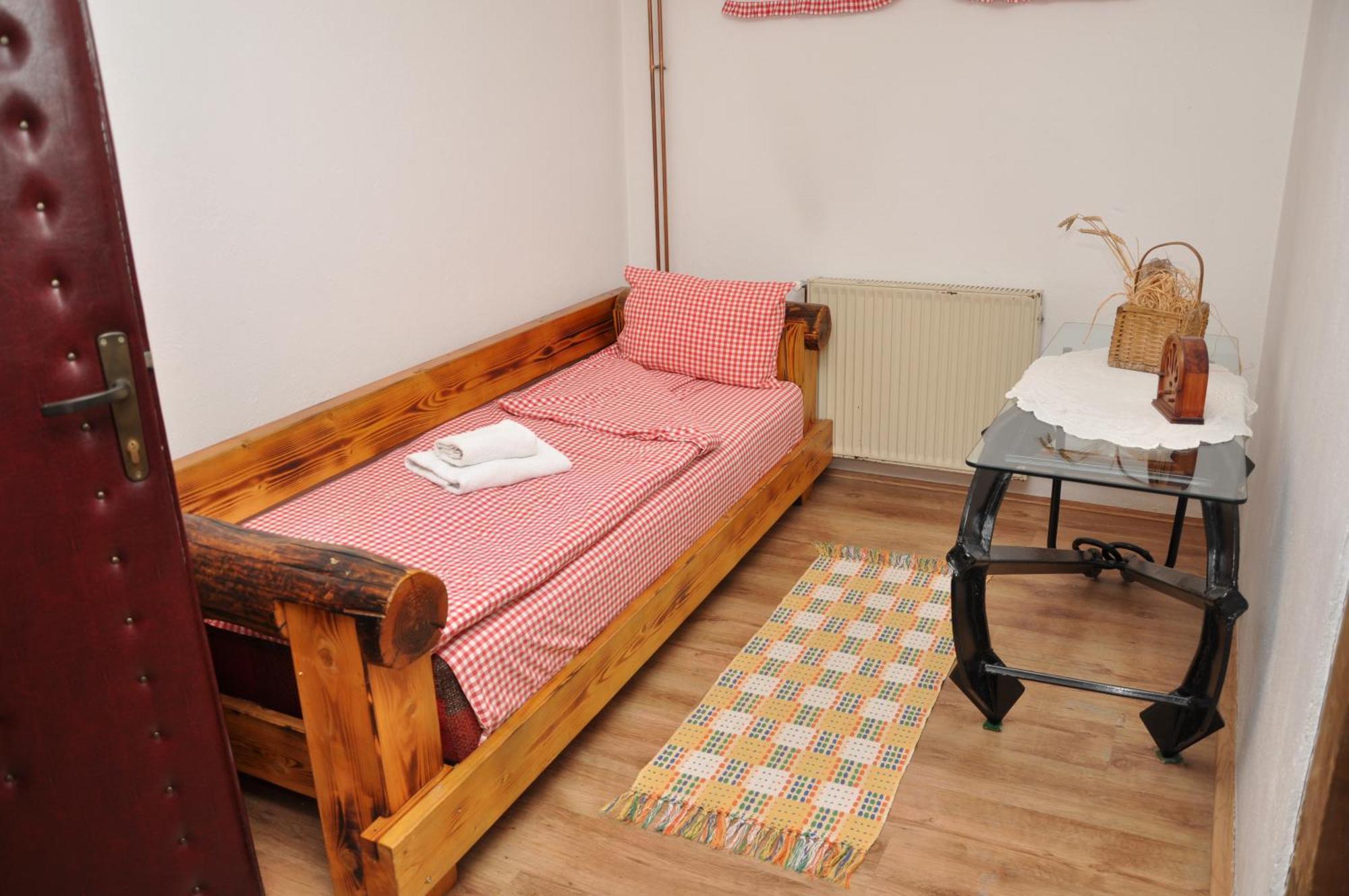 Inn Cakmara Raška Rum bild