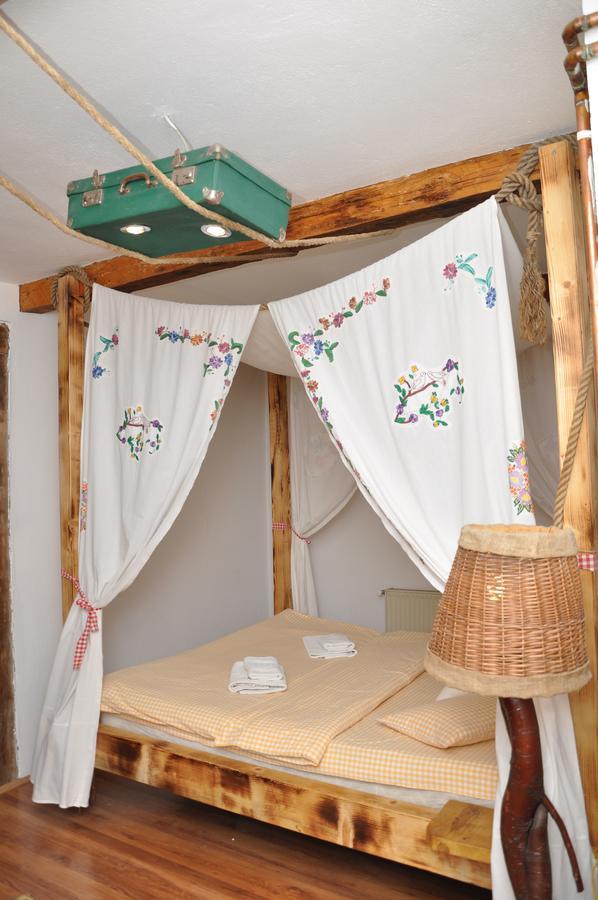 Inn Cakmara Raška Rum bild